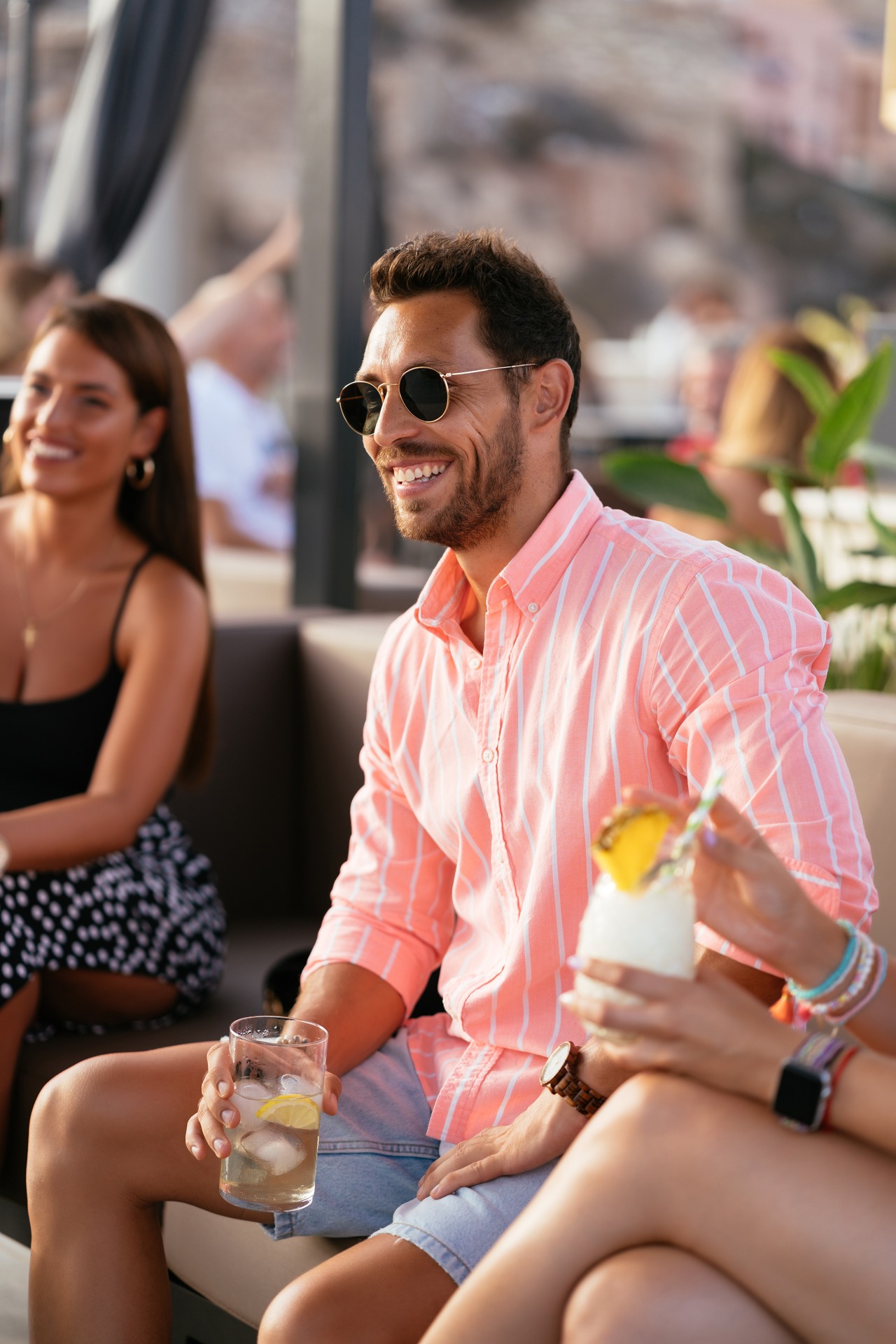 AuraNorthMiamiBeach_LuxuryApartmentCommunity_vibrant